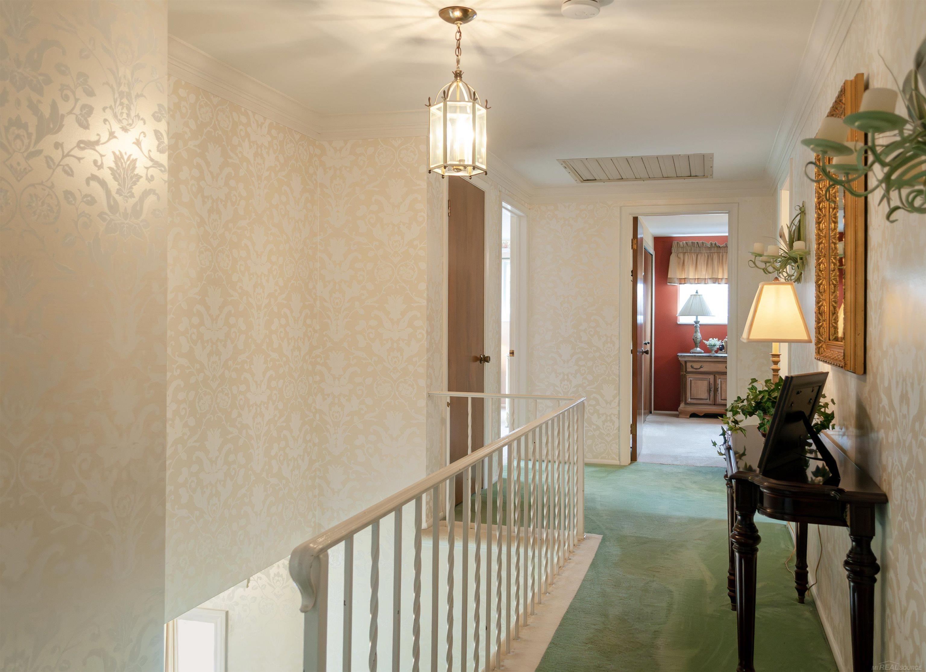 1010 Canterbury Road Grosse Pointe, MI 48236 - Photo 46 of 65 50108159-45.JPG