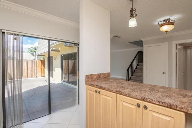 $2,600 | 1700 Embassy Drive, Unit 305, West Palm Beach, FL 33401