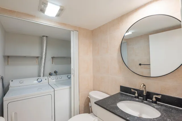 $2,600 | 1700 Embassy Drive, Unit 305, West Palm Beach, FL 33401