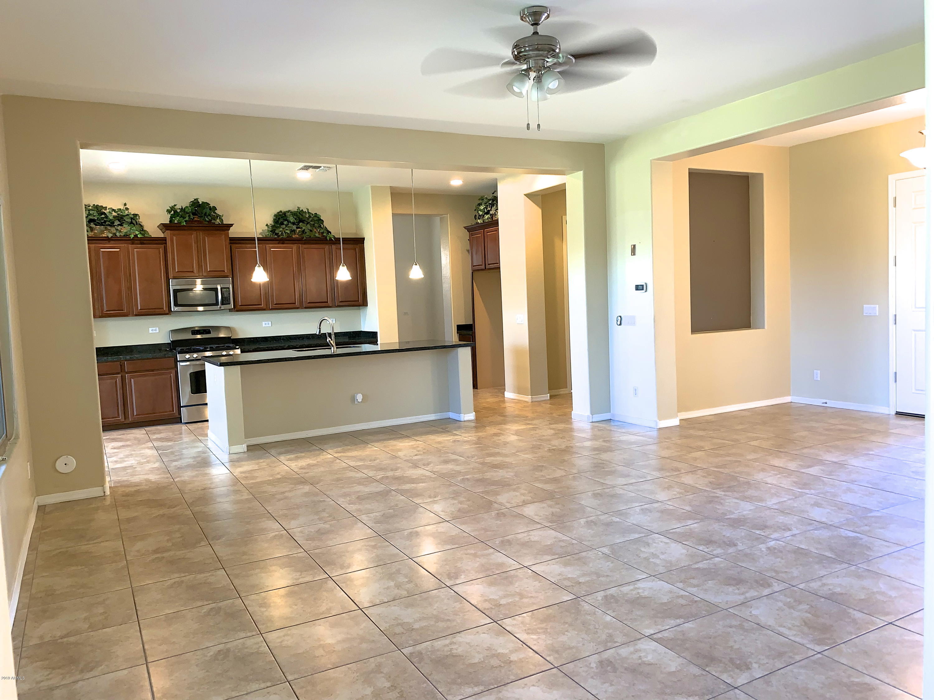 14347 West Coronado Road Goodyear, AZ 85395 - Photo 8 of 39 Great Space