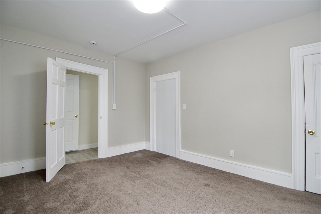 58 Howes Street, Unit 2 Springfield, MA 01118 - Photo 3 of 20