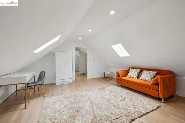 $1,599,000 | 1537 Revere Avenue, San Francisco, CA 94124