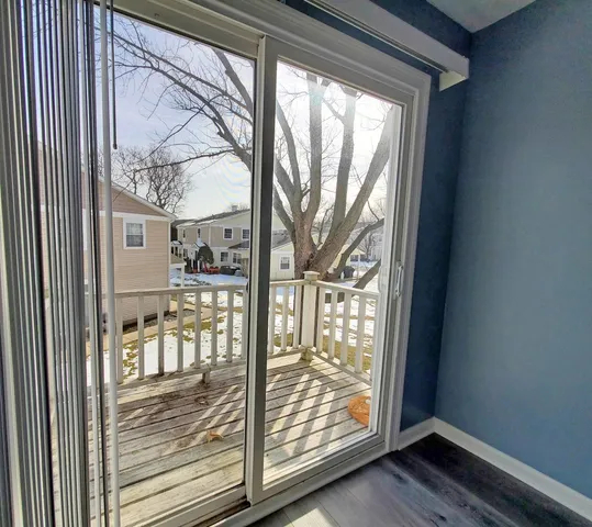 $2,000 | 1223 Quincy Court, Unit 1223, Wheeling, IL 60090