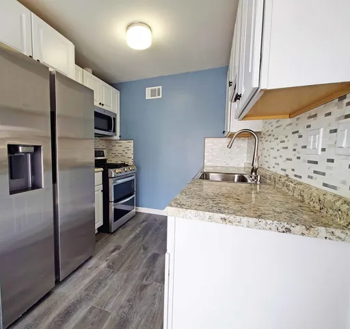 $2,000 | 1223 Quincy Court, Unit 1223, Wheeling, IL 60090