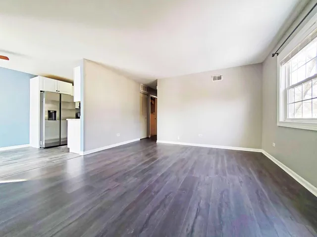 $2,000 | 1223 Quincy Court, Unit 1223, Wheeling, IL 60090