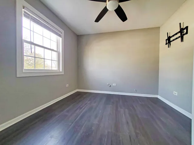 $2,000 | 1223 Quincy Court, Unit 1223, Wheeling, IL 60090