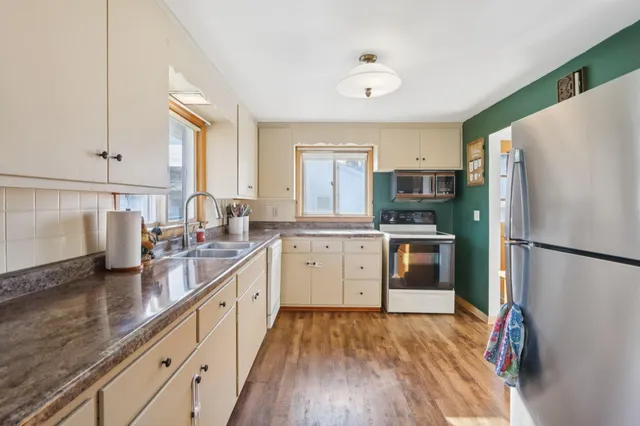 $269,900 | 132 South Braun Avenue, Jefferson, WI 53549