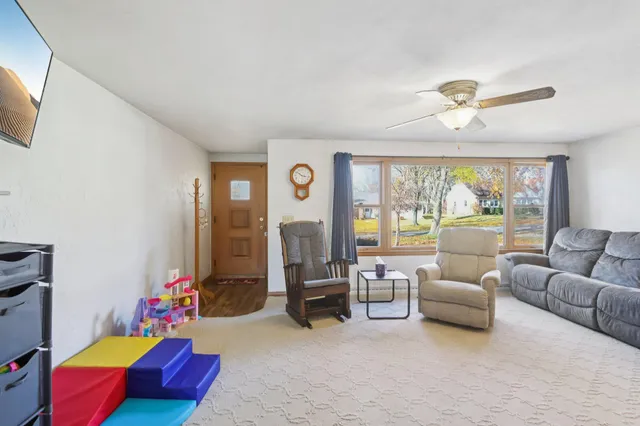 $269,900 | 132 South Braun Avenue, Jefferson, WI 53549