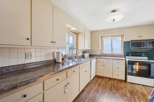 $269,900 | 132 South Braun Avenue, Jefferson, WI 53549