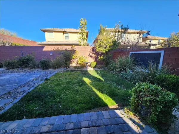 $2,675 | 5476 Sentinel Point Court, Las Vegas, NV 89135