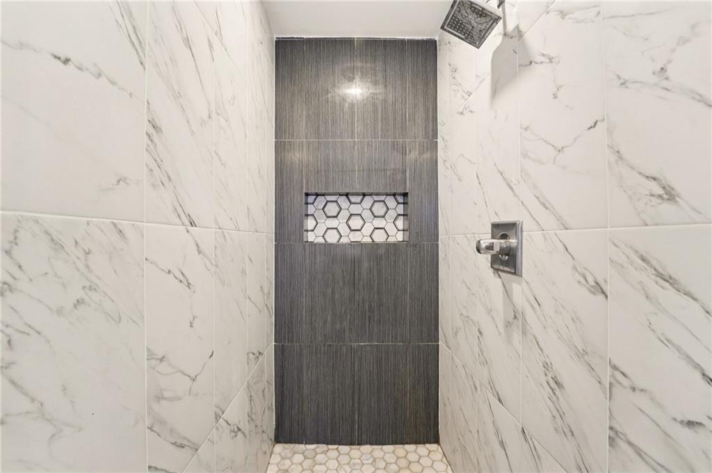 317 39th Street Pittsburgh, PA 15224 - Photo 16 of 28 Gorgeous spa-like tile shower!