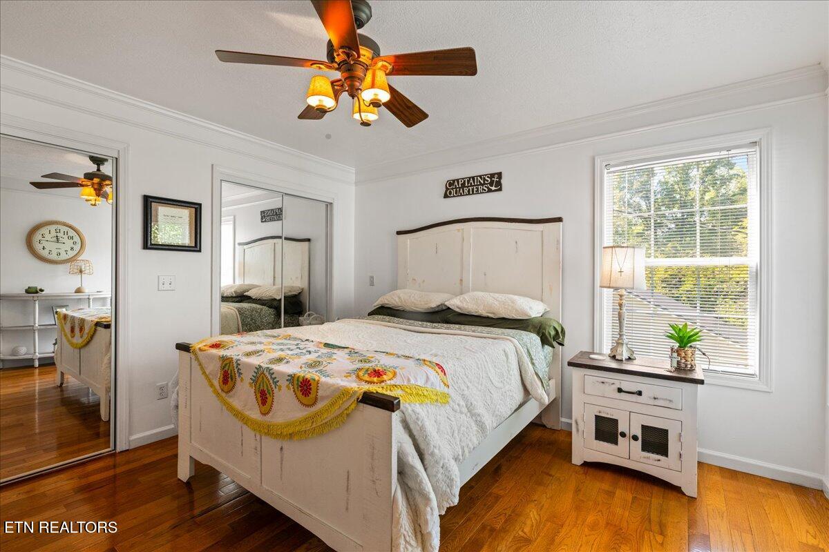 804 Pine Hollow Road Jacksboro, TN 37757 - Photo 20 of 43 Owner's bedroom