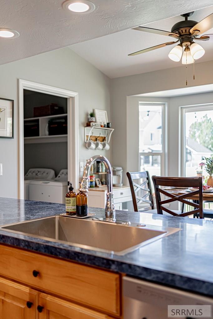 3947 Jordan Circle Ammon, ID 83406 - Photo 27 of 81 Kitchen