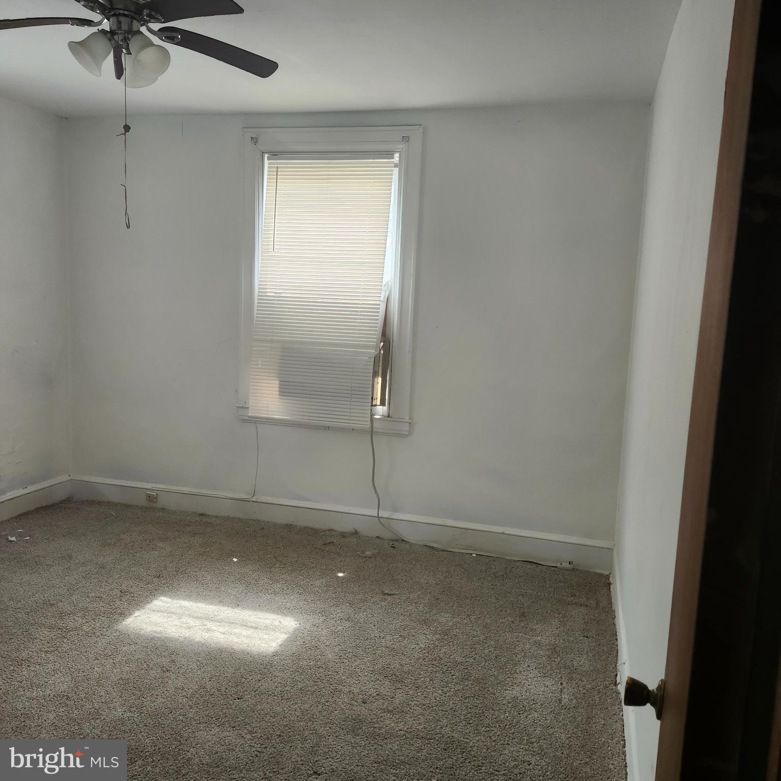 905 Cooks Lane Baltimore, MD 21229 - Photo 12 of 20