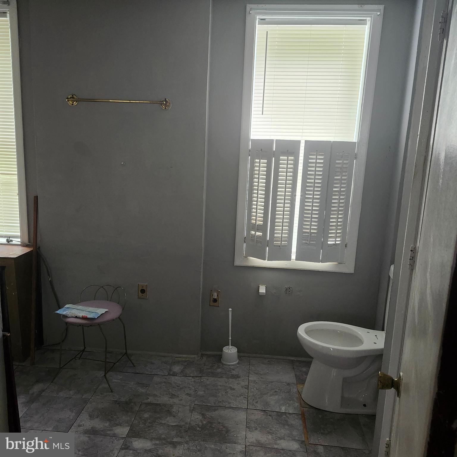 905 Cooks Lane Baltimore, MD 21229 - Photo 14 of 20