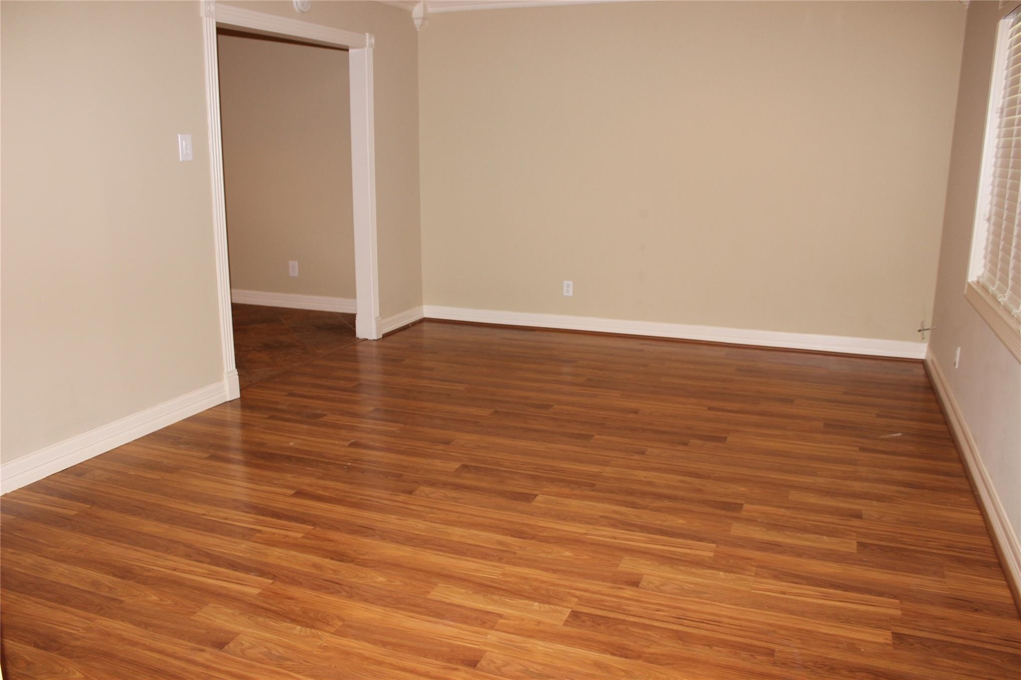 10301 Ivyridge Road Houston, TX 77043 - Photo 4 of 23 Family room