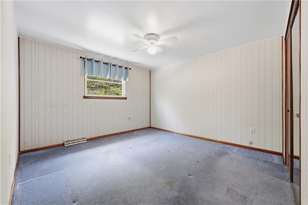2983 Edgecliff Road New Kensington, PA 15068 - Photo 19 of 25