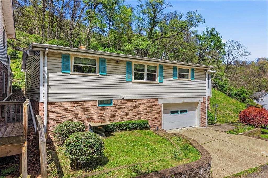2983 Edgecliff Road New Kensington, PA 15068 - Photo 2 of 25