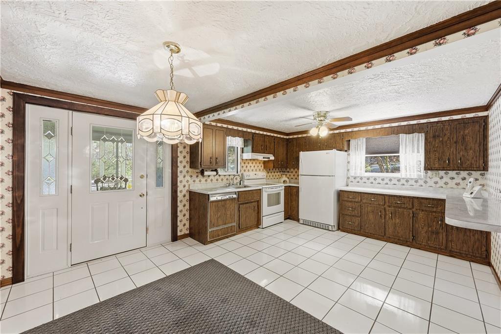 2983 Edgecliff Road New Kensington, PA 15068 - Photo 6 of 25