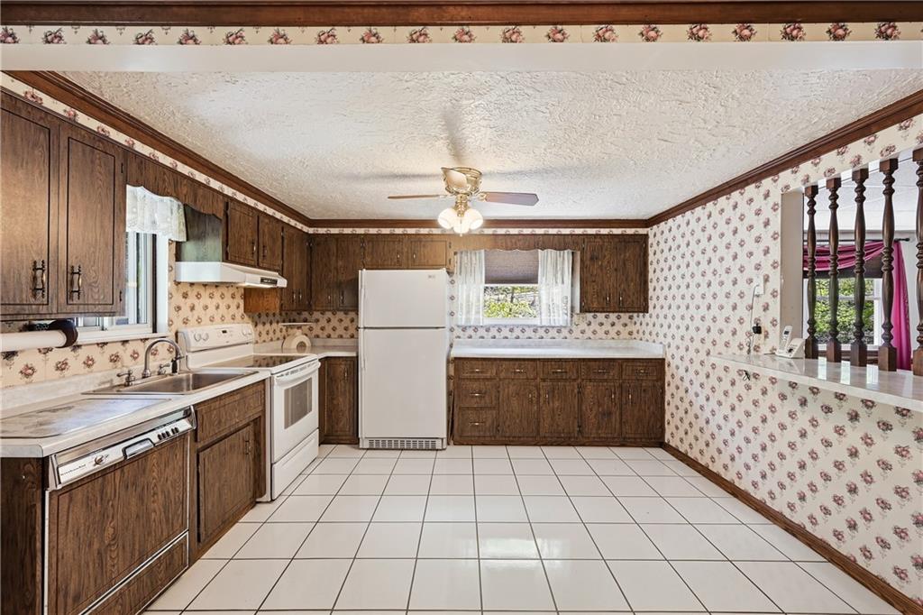 2983 Edgecliff Road New Kensington, PA 15068 - Photo 8 of 25