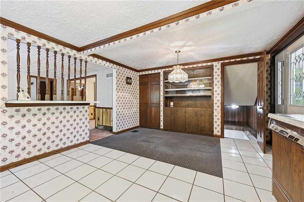 2983 Edgecliff Road New Kensington, PA 15068 - Photo 9 of 25