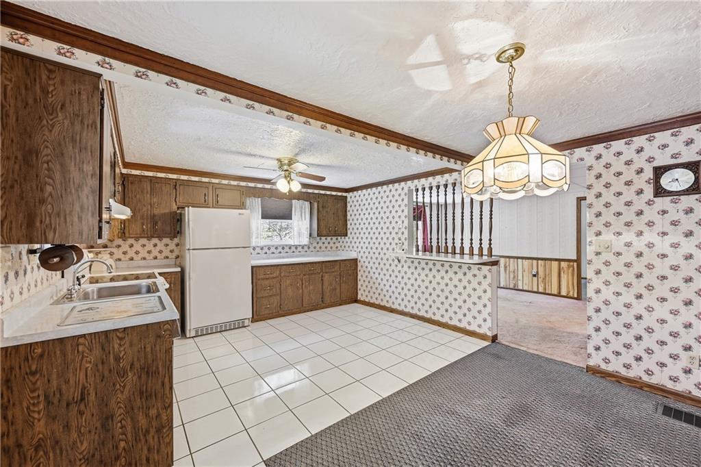 2983 Edgecliff Road New Kensington, PA 15068 - Photo 10 of 25