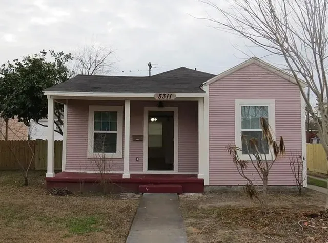 $1,200 | 5311 O Avenue, Galveston, TX 77551