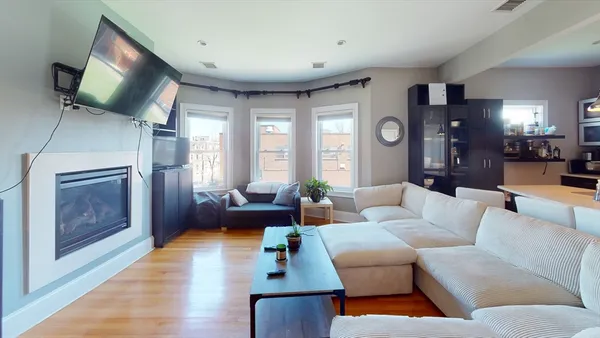 $5,275 | 735 East 3rd Street, Unit 2, Boston, MA 02127