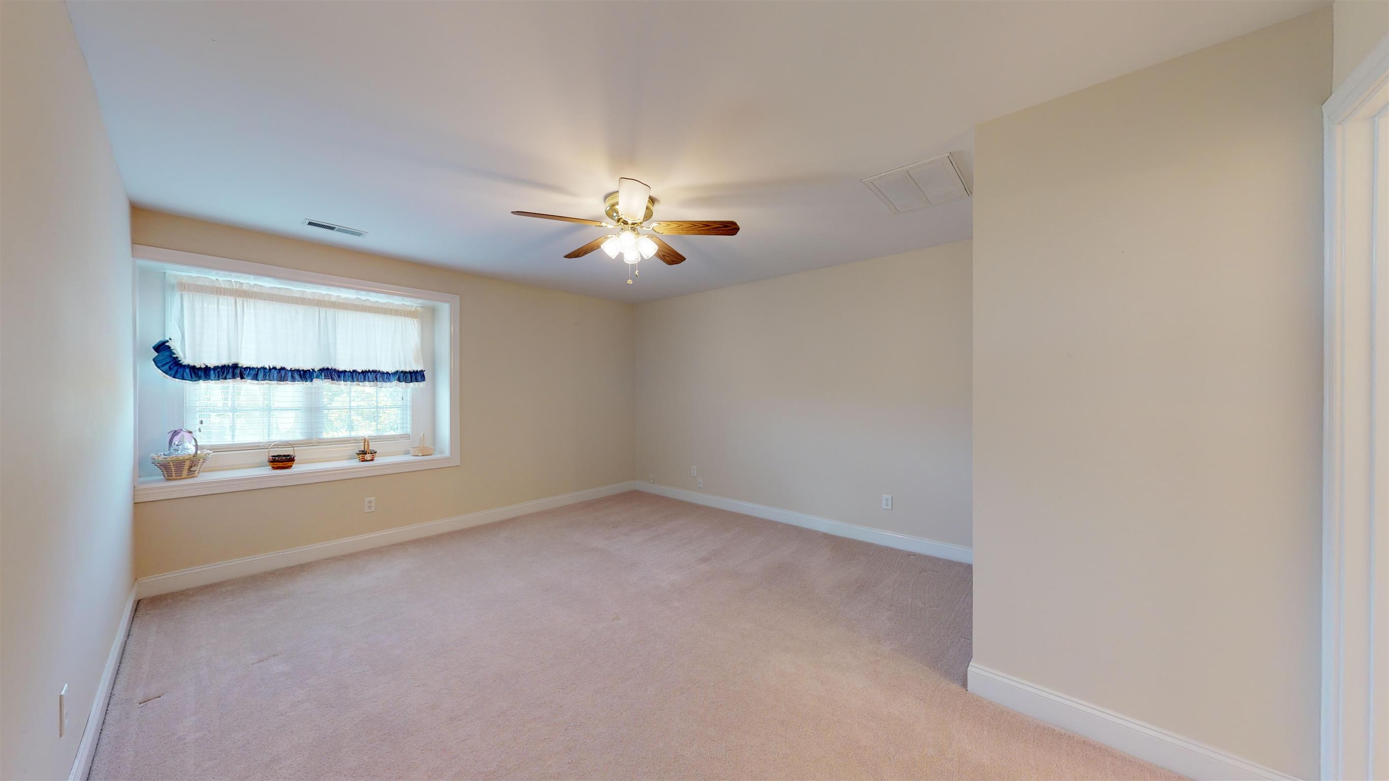 151 Maple Bend Road Winchester, TN 37398 - Photo 21 of 30 4th bedroom upstairs with attached bath