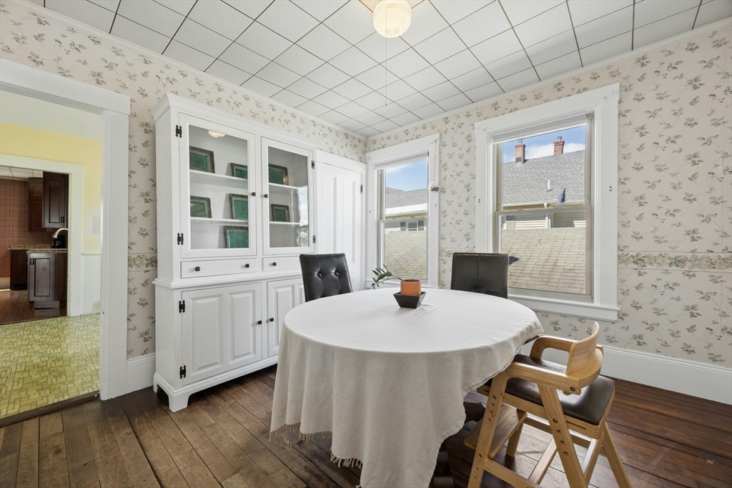 216 Walnut Street Clinton, MA 01510 - Photo 4 of 42
