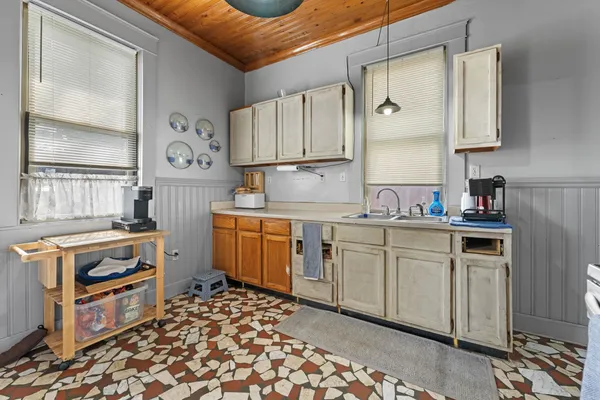 $265,000 | 1995 Court Avenue, Memphis, TN 38104