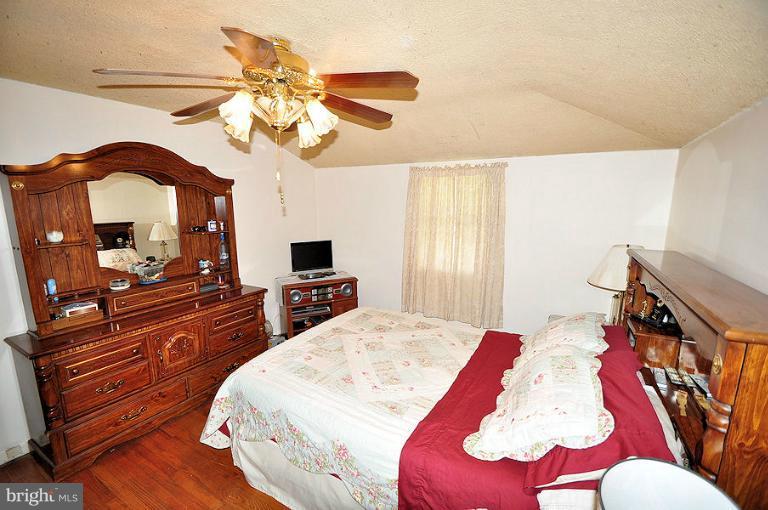 1168 Linden Avenue Halethorpe, MD 21227 - Photo 3 of 17 Bedroom (Master)