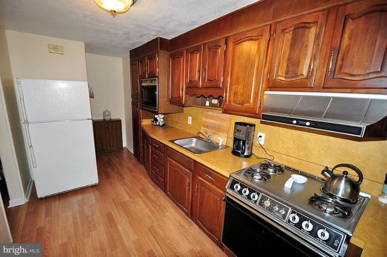 1168 Linden Avenue Halethorpe, MD 21227 - Photo 5 of 17 Kitchen