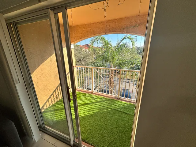 $1,650 | 5530 Northwest 61st Street, Unit 329, Coconut Creek, FL 33073