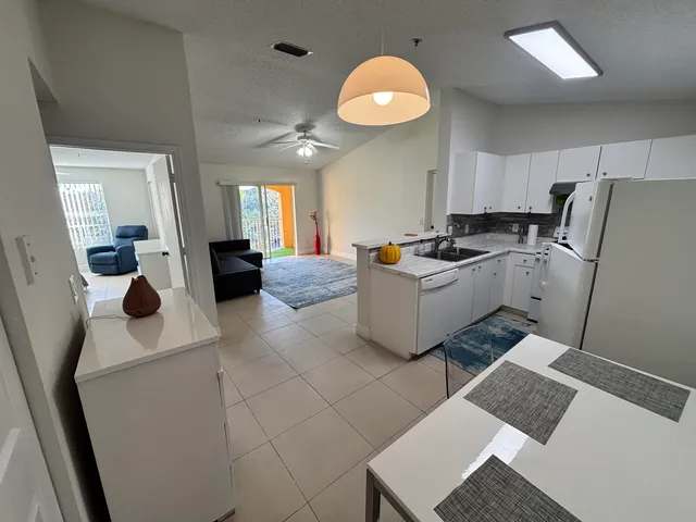 $1,650 | 5530 Northwest 61st Street, Unit 329, Coconut Creek, FL 33073