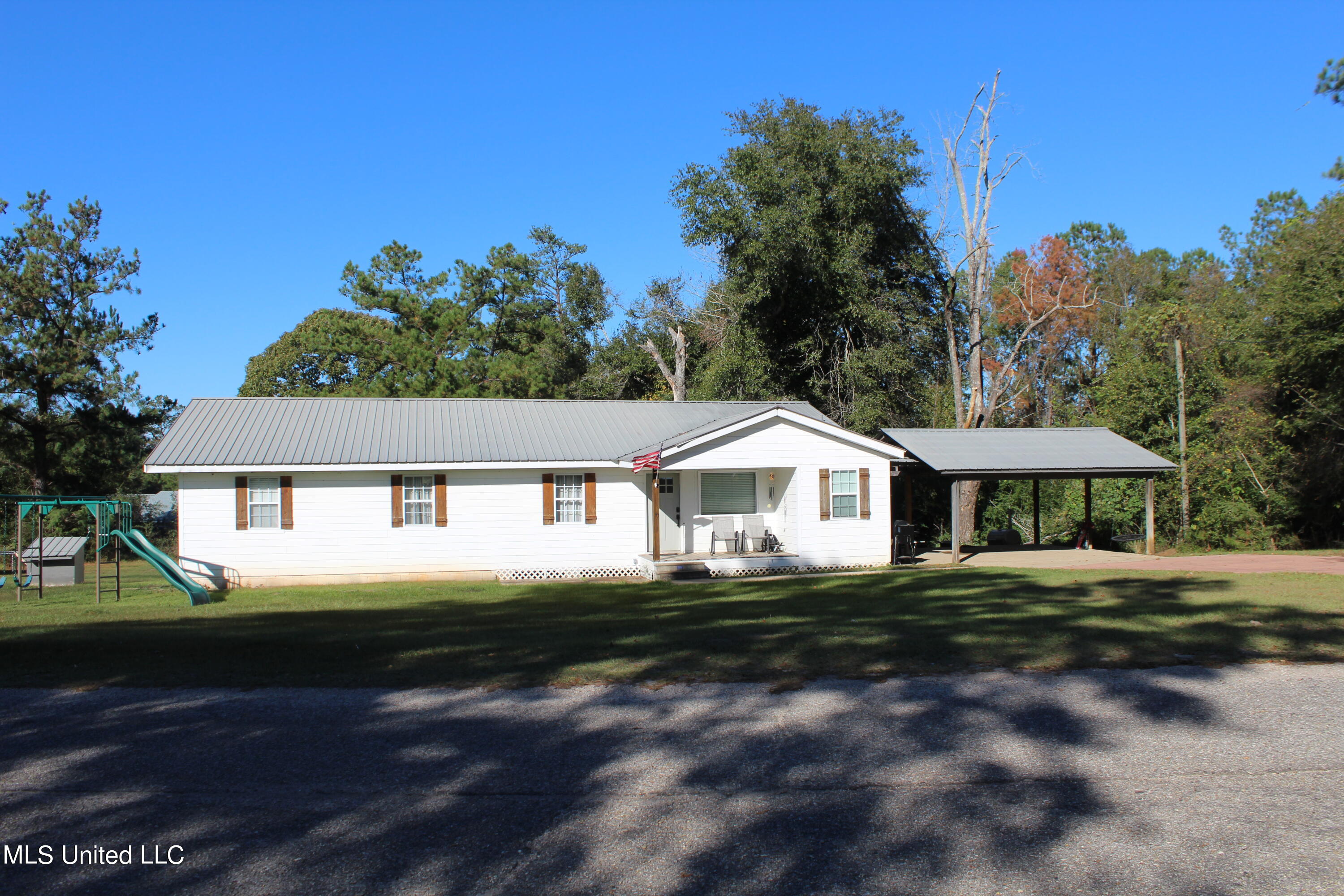 113 Cecil Havard Road Lucedale, MS 39452 - Photo 3 of 19 IMG_6748