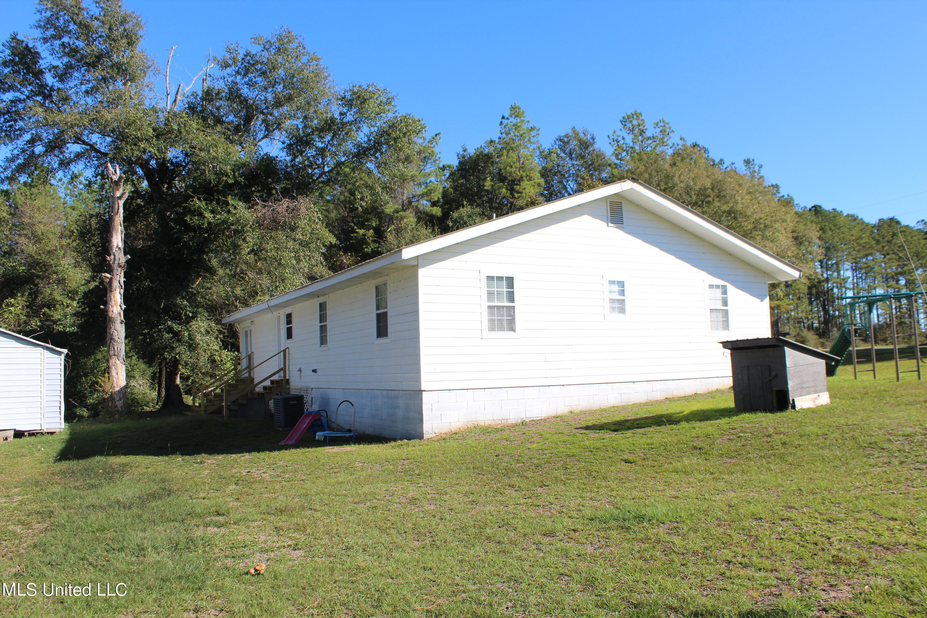 113 Cecil Havard Road Lucedale, MS 39452 - Photo 4 of 19 IMG_6750