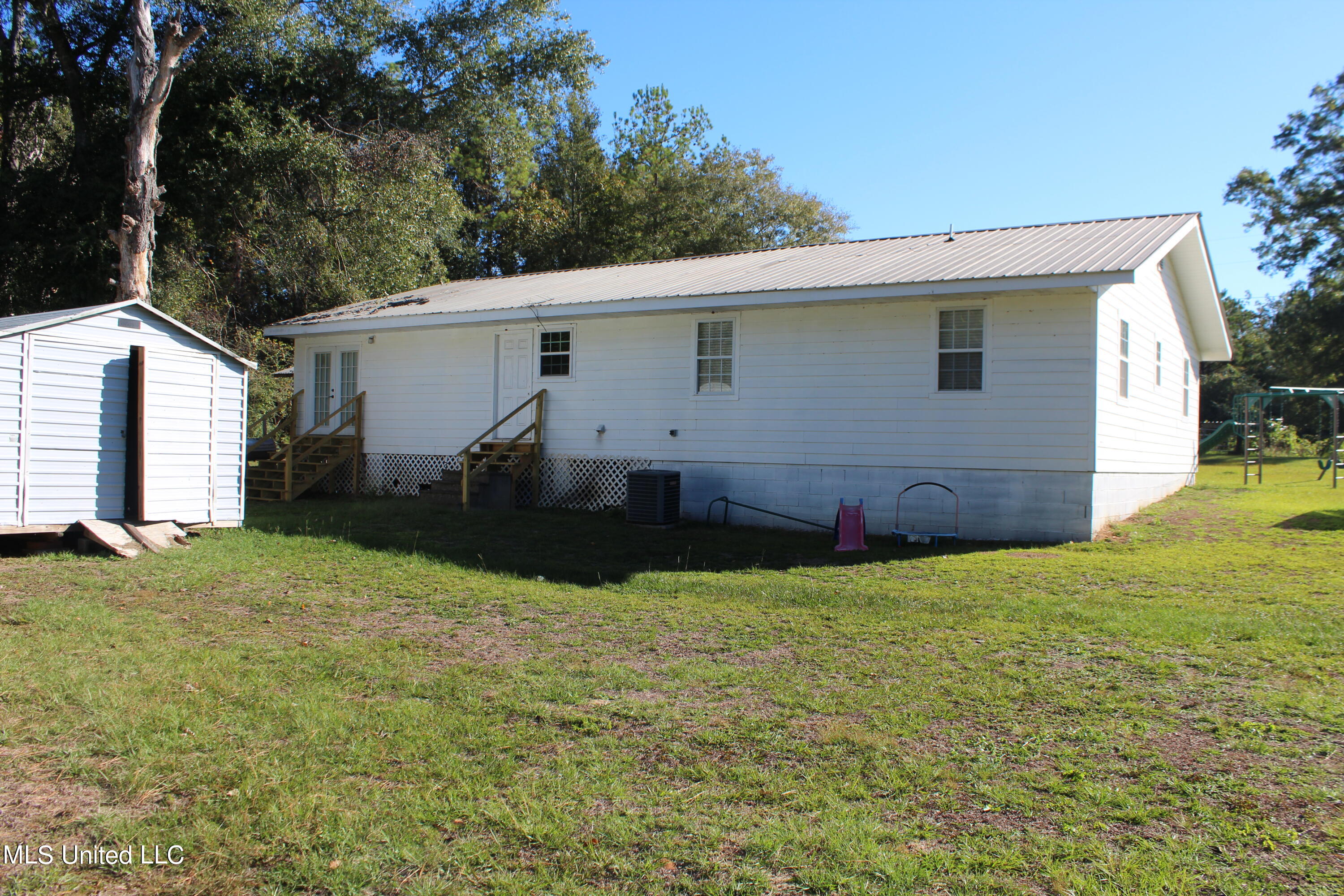 113 Cecil Havard Road Lucedale, MS 39452 - Photo 5 of 19 IMG_6751
