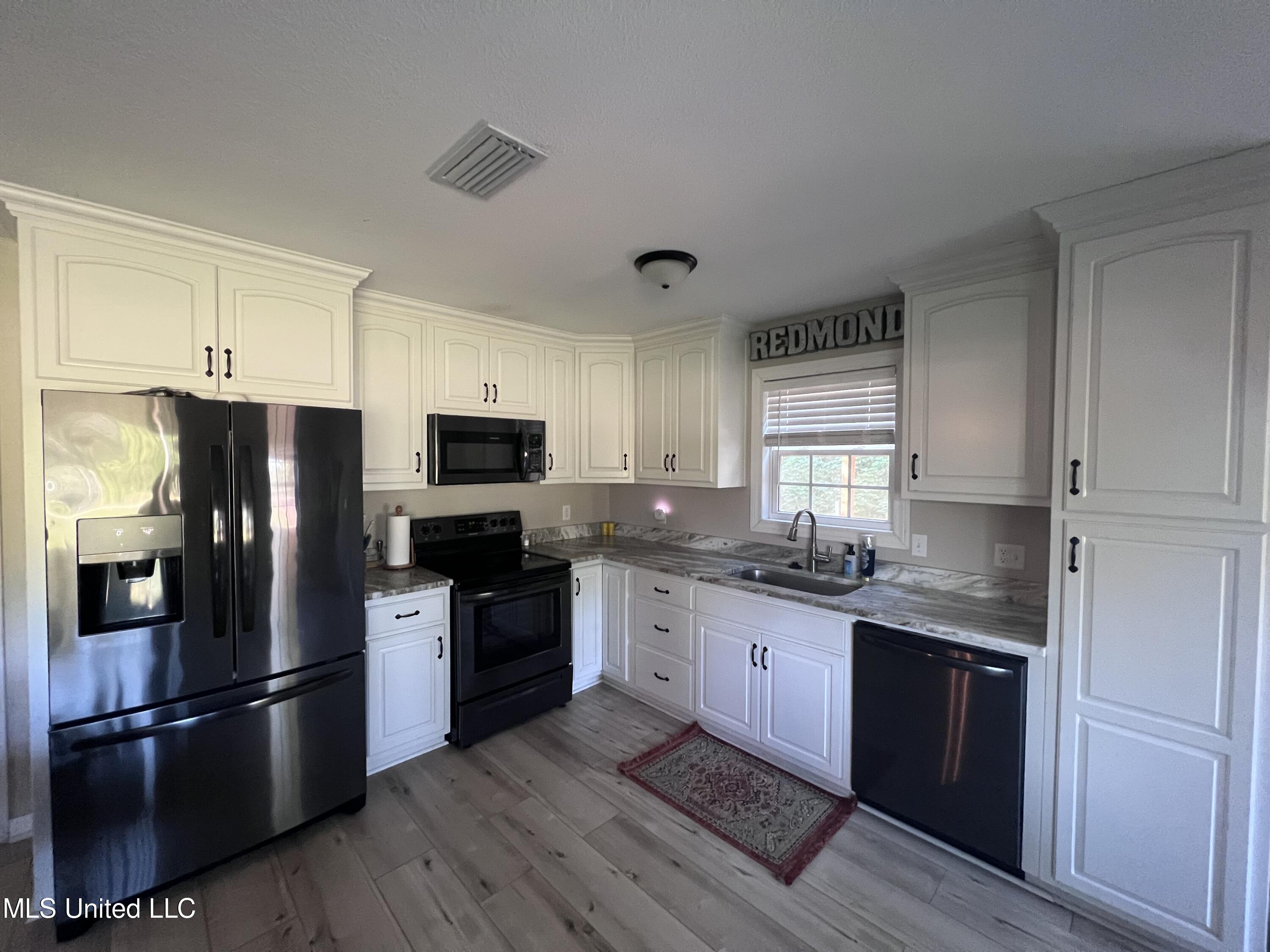 113 Cecil Havard Road Lucedale, MS 39452 - Photo 6 of 19 KITCHEN