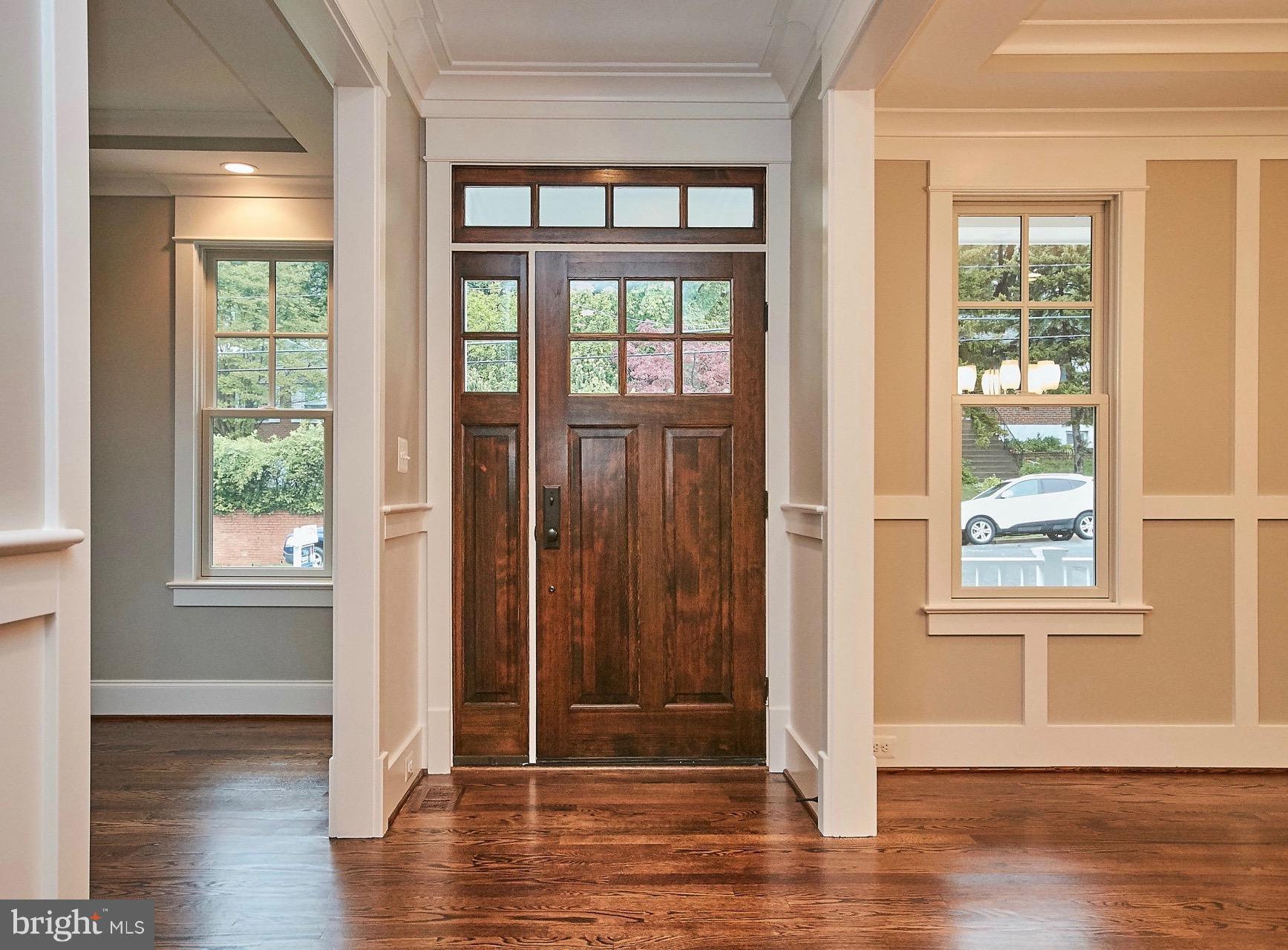2844 North Rochester Street Arlington, VA 22213 - Photo 2 of 24 Main Entrance