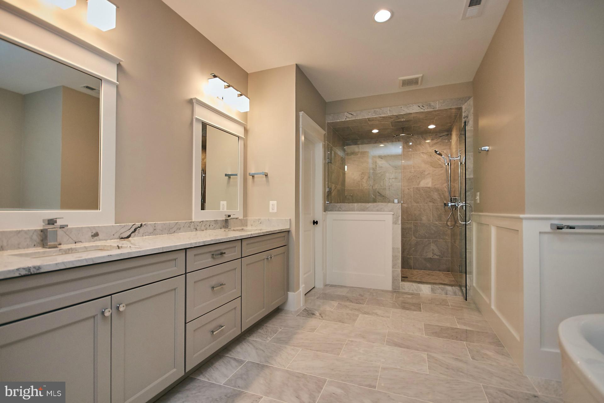 2844 North Rochester Street Arlington, VA 22213 - Photo 14 of 24 Bath (Master)