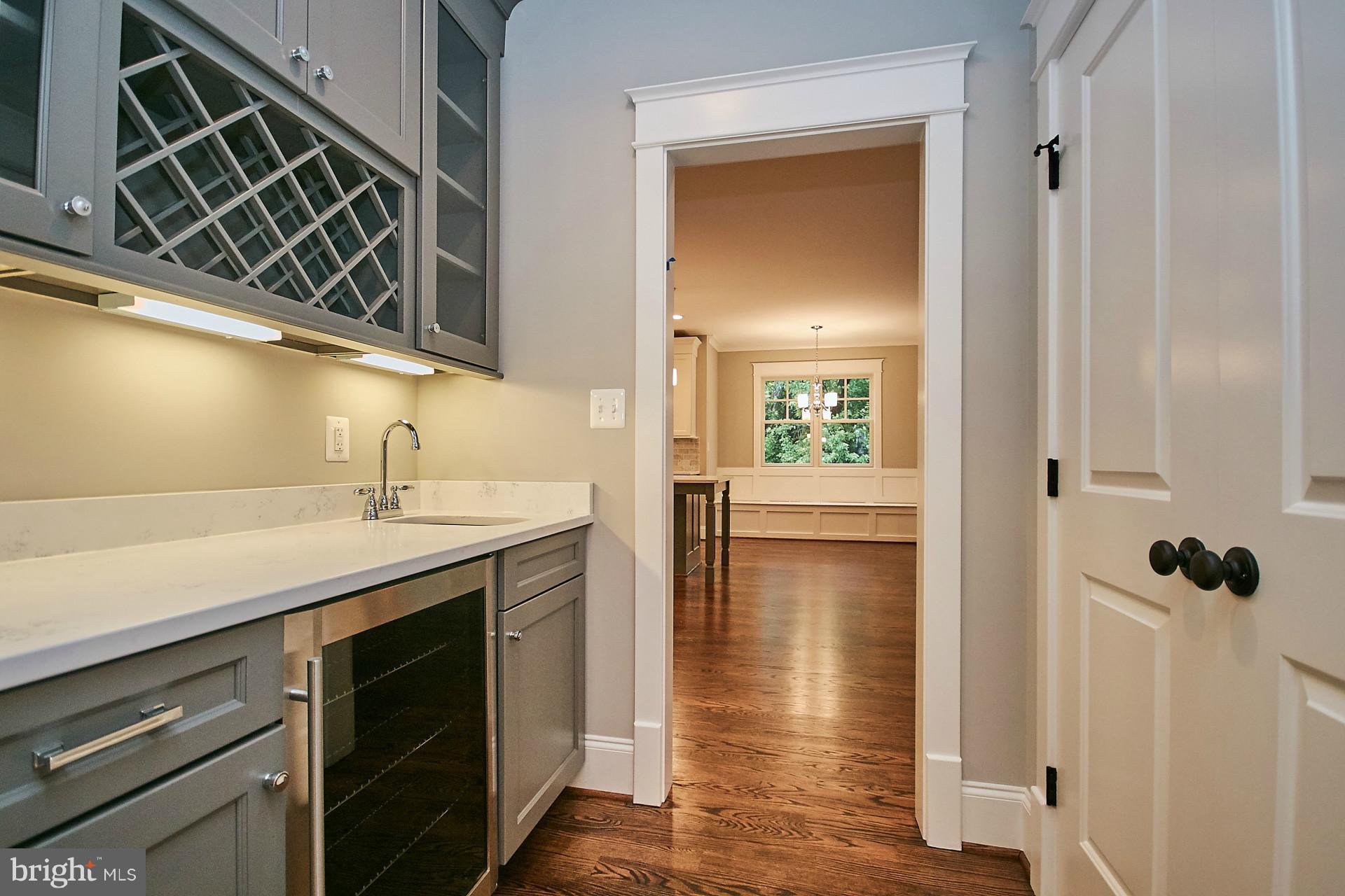 2844 North Rochester Street Arlington, VA 22213 - Photo 8 of 24 Butlers Pantry