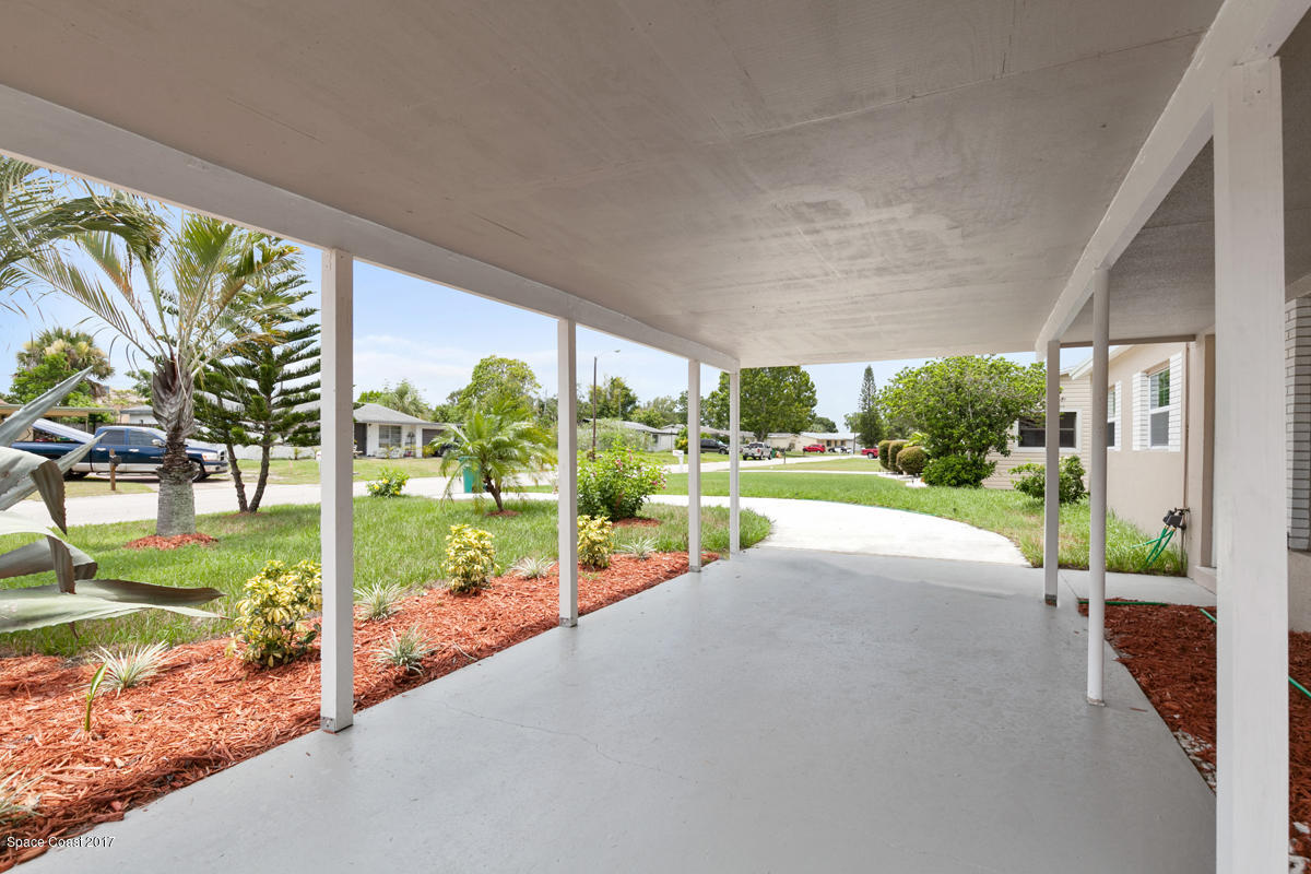 2700 Locksley Road Melbourne, FL 32935 - Photo 4 of 15 Resized for MLS (25)