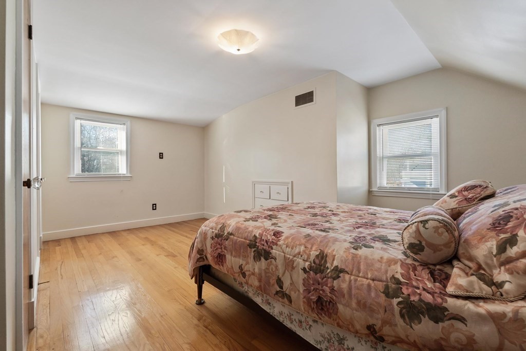 9 Riverside Court Saugus, MA 01906 - Photo 18 of 34 Gallery Image 18