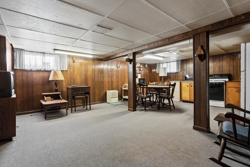 9 Riverside Court Saugus, MA 01906 - Photo 23 of 34 Gallery Image 23