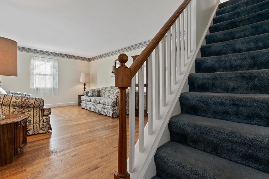 9 Riverside Court Saugus, MA 01906 - Photo 3 of 34 Gallery Image 3
