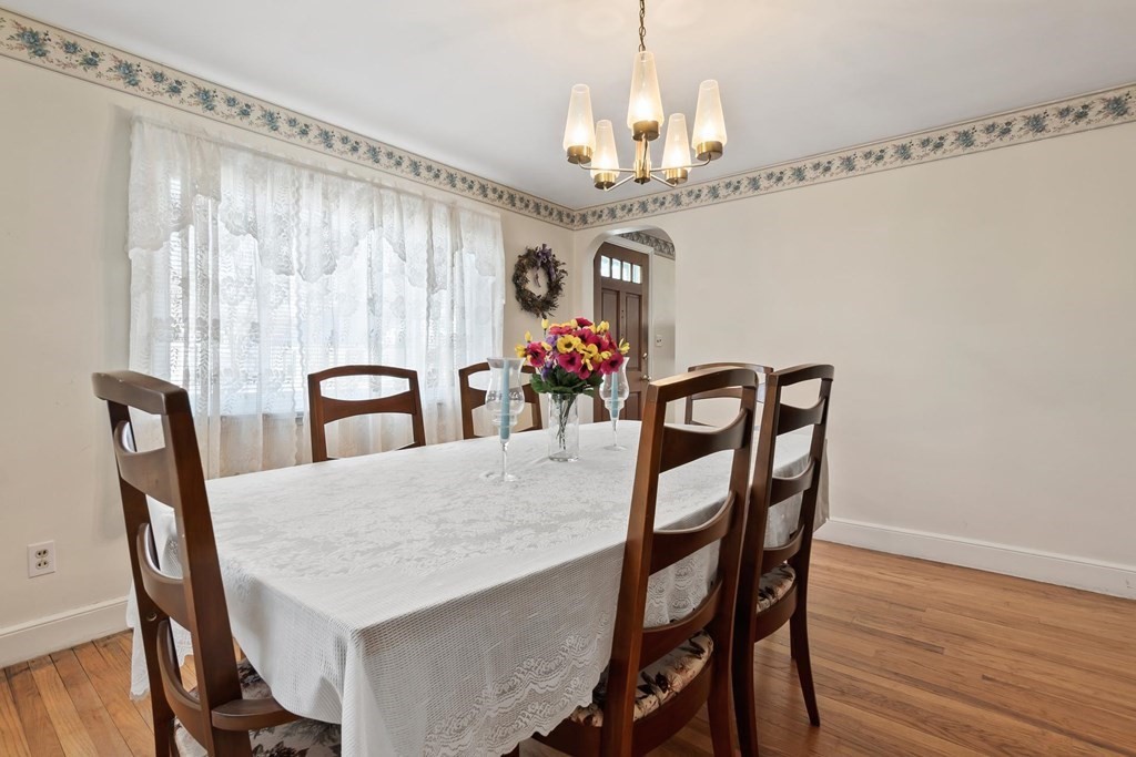 9 Riverside Court Saugus, MA 01906 - Photo 8 of 34 Gallery Image 8