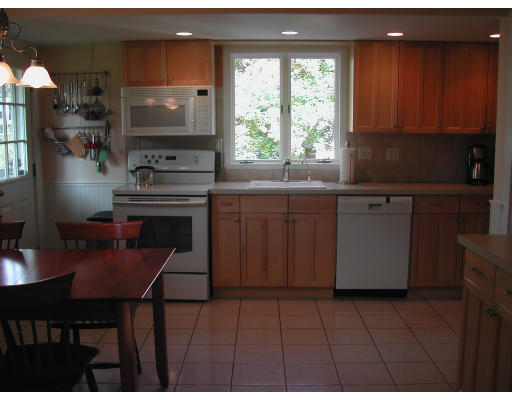 34 Burnside Road Needham, MA 02494 - Photo 4 of 18