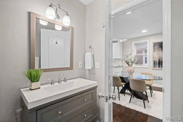 $422,500 | 4810 Arsenal Street, St. Louis, MO 63116