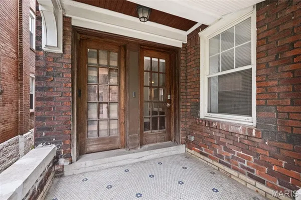 $410,000 | 4810 Arsenal Street, St. Louis, MO 63116